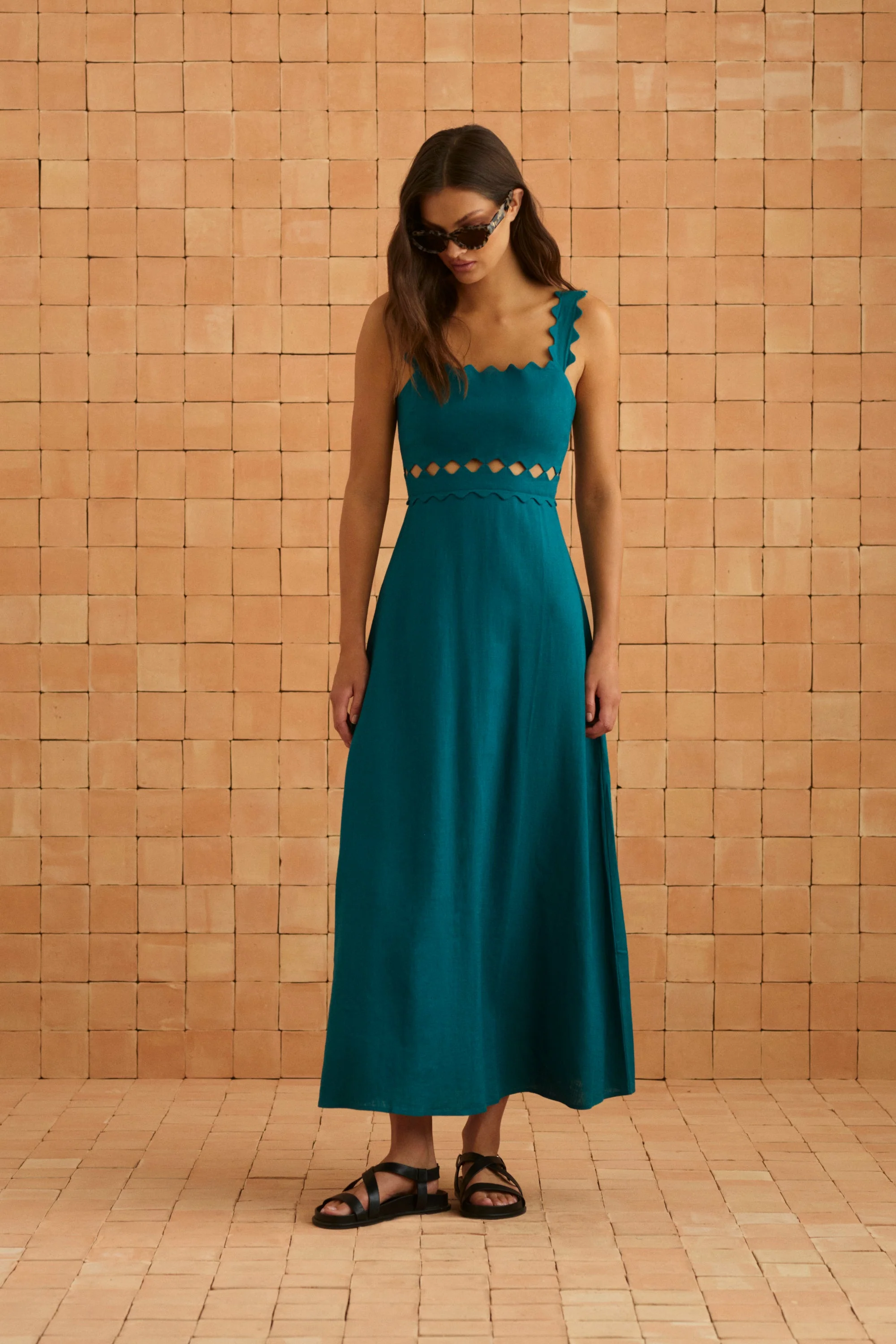Evelyn Dress In Jade - Image 4