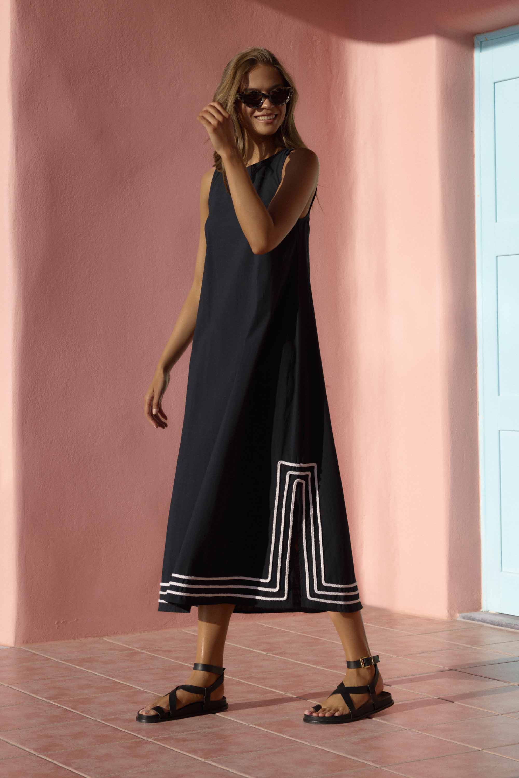 Margot Dress In Nero - Image 2