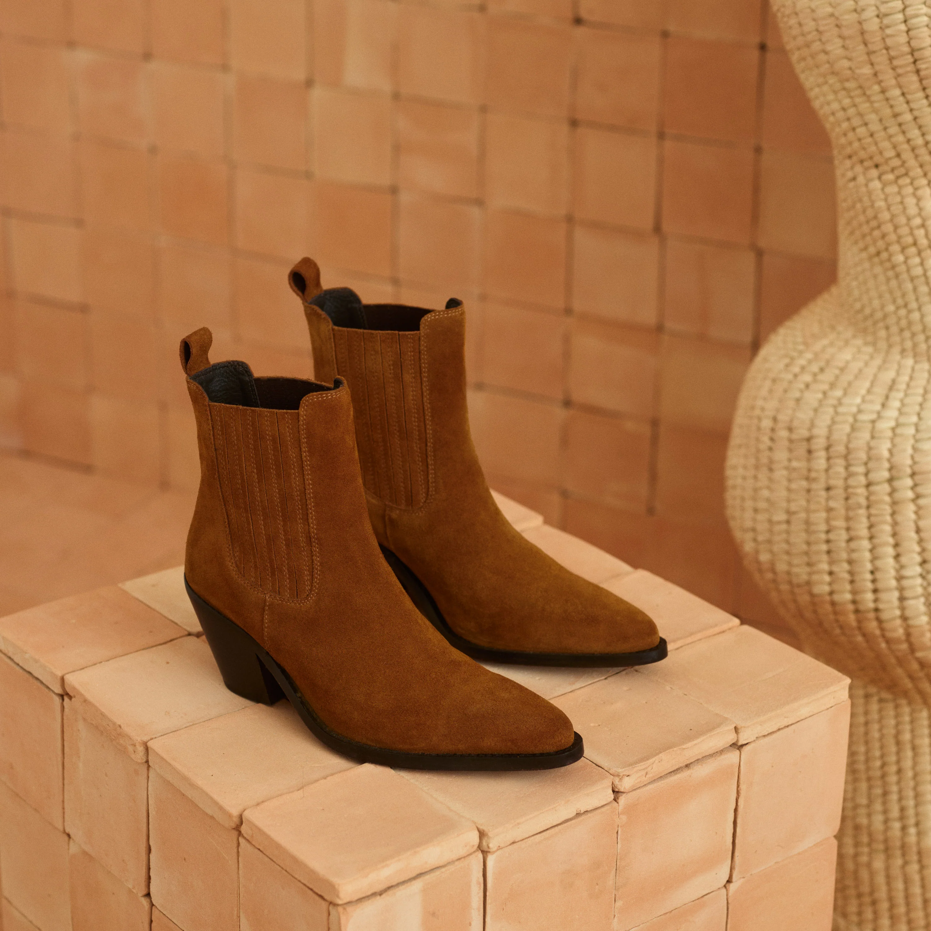 Roos Boots In Chestnut - Image 7
